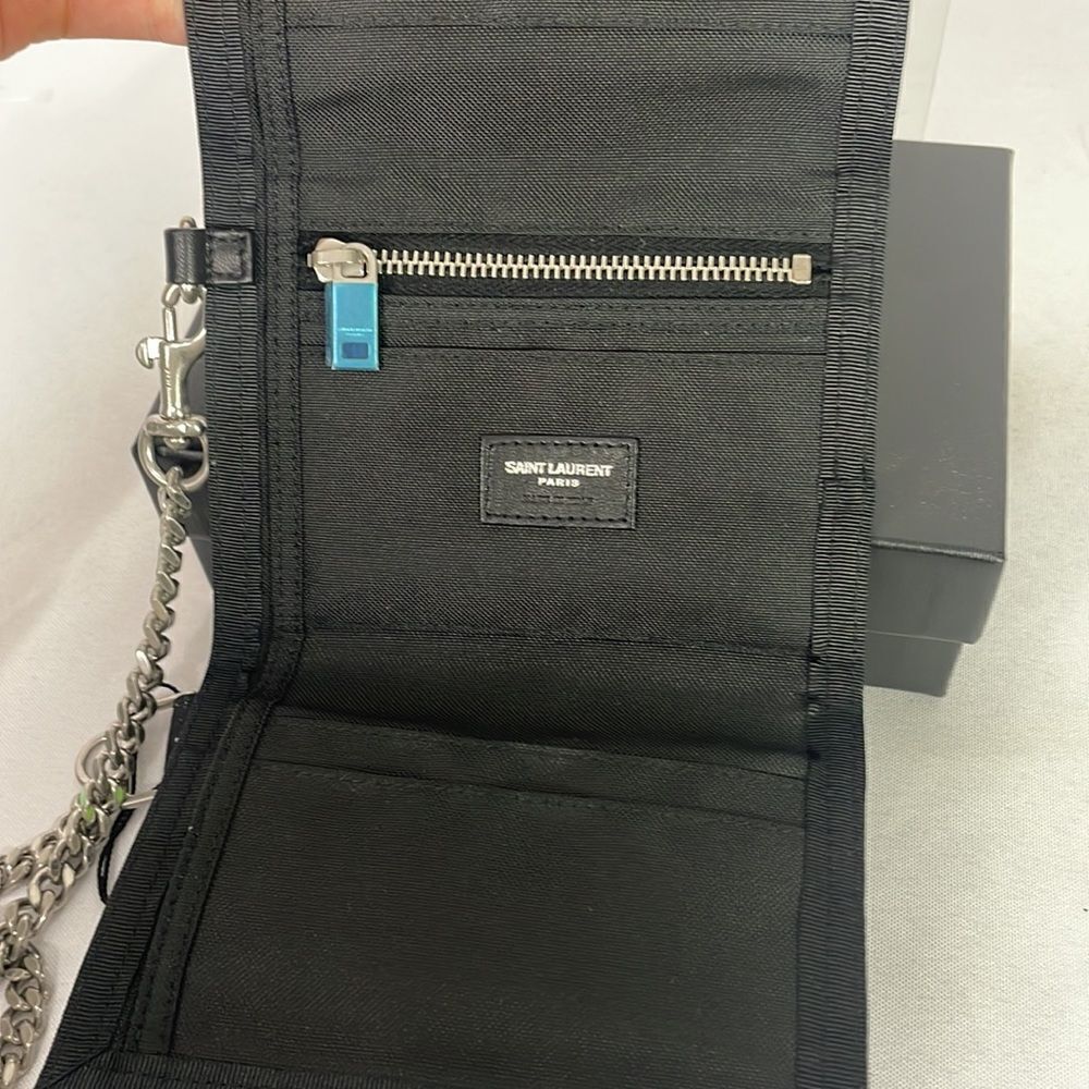 Yves Saint Laurent Black Stars Wallet With Chain and Box - Picture 7 of 8